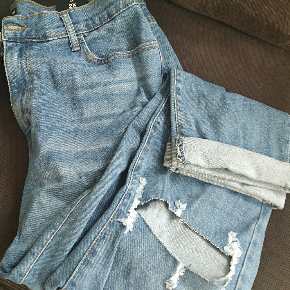 Fashion Nova boyfriend jean